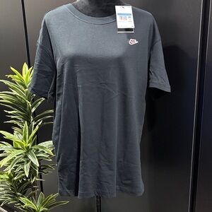 The Nike Tee,loose fit, crew neck. embroidered patch logo 100% cotton,everyday